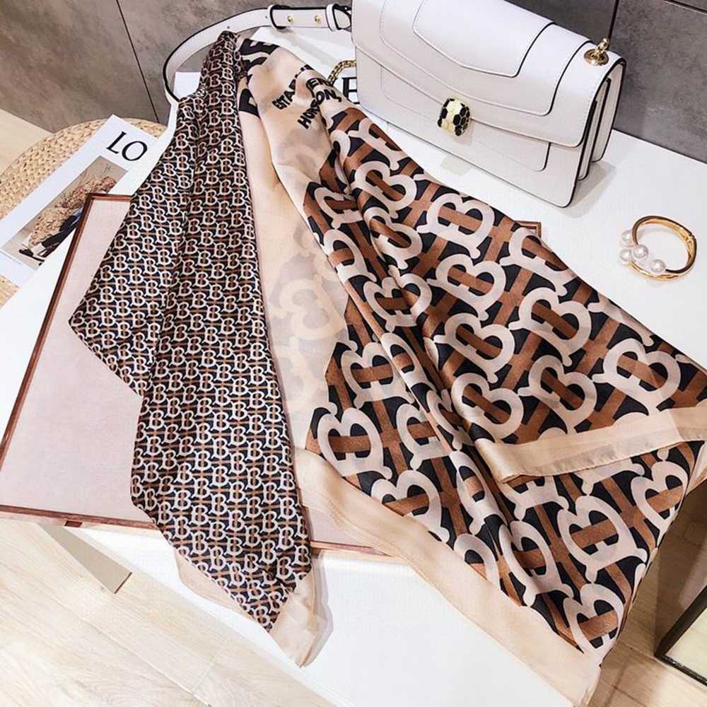 Bv*b*rry Scarf